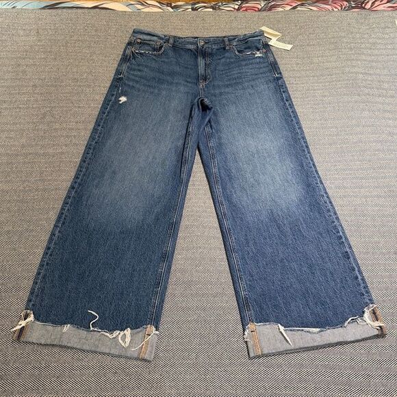 LIKE NEW AE Super High Waisted Baggy Wide Leg Cuffed Jeans Dark Distressed 16 - Picture 4 of 12